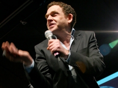 Charles Fleischer insists: All things are Moleeds