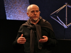 Peter Gabriel fights injustice with video