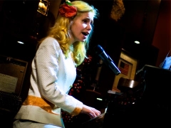 Nellie McKay sings "The Dog Song"