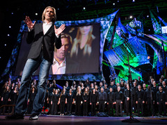 Eric Whitacre: Virtual Choir Live