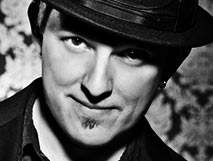 Apollo Robbins - desaturate