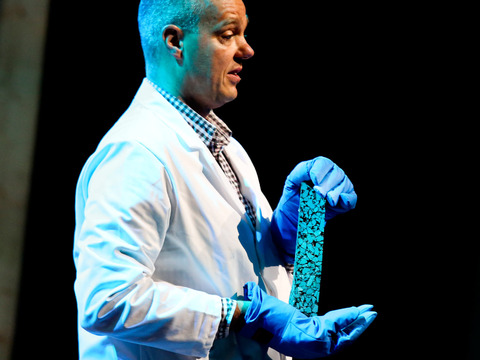 TED: Erik Schlangen: A "self-healing" asphalt - Erik Schlangen (2012)